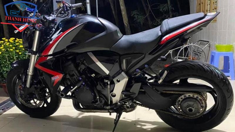 Thuê xe CB1000 ở Sài Gòn